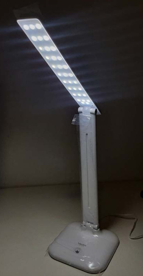 Állítható fényerejű asztali LED Lámpa (Fehér)