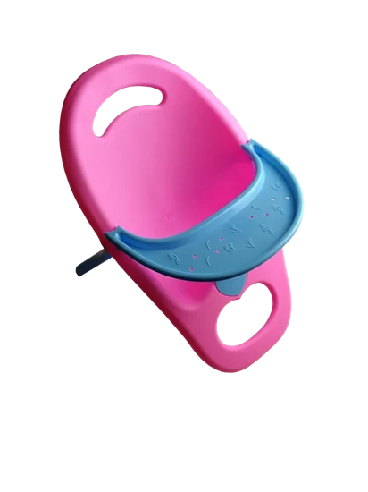 Éneklő, pislogó baba kislányoknak etetőszékkel