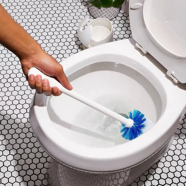 Wc kefe praktikus, önműködően kinyíló tárolóval, vízgyűjtő tálcával és szellőző nyílással